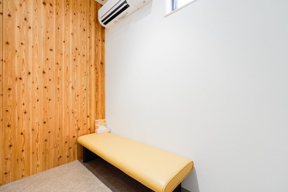 熱外来の待合室(個室)1