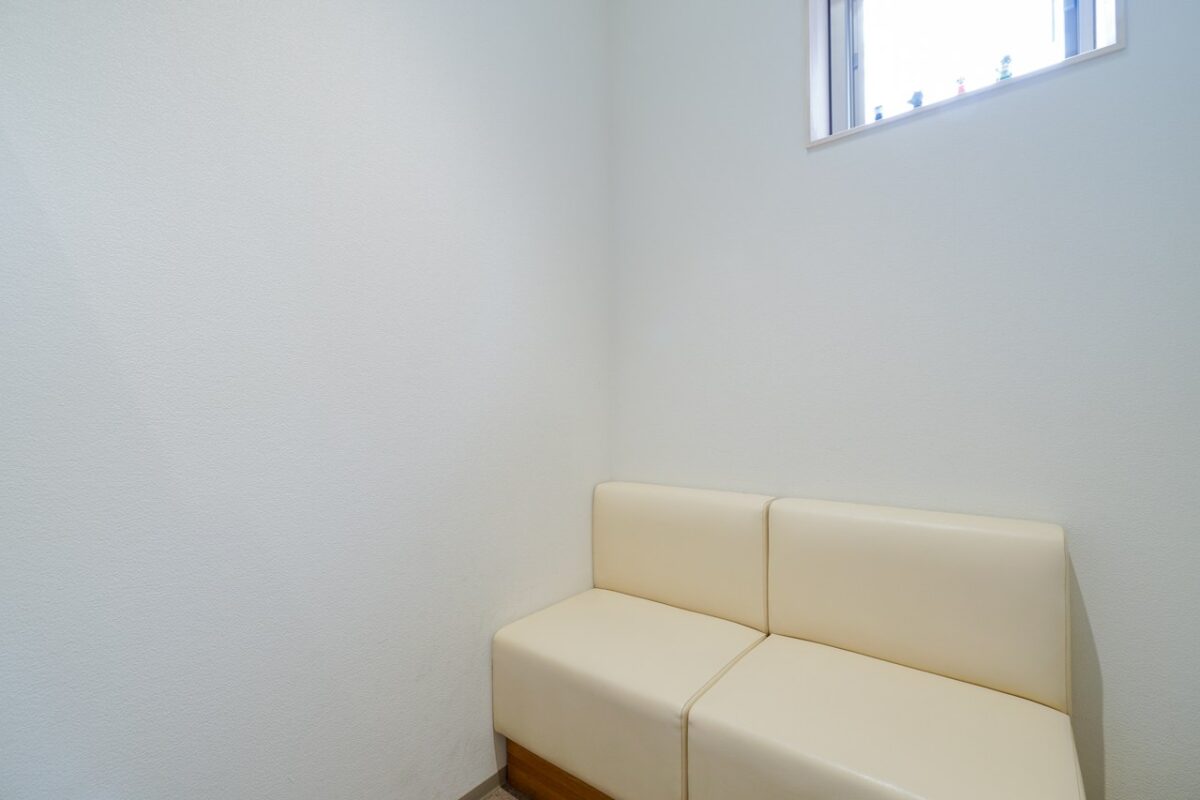 熱外来の待合室(個室)3