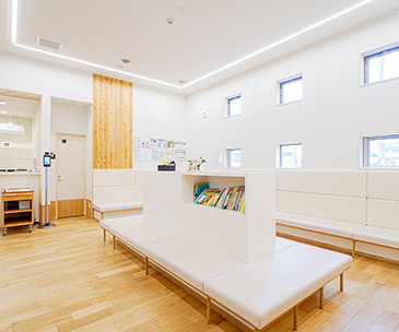 明るく清潔な院内設計