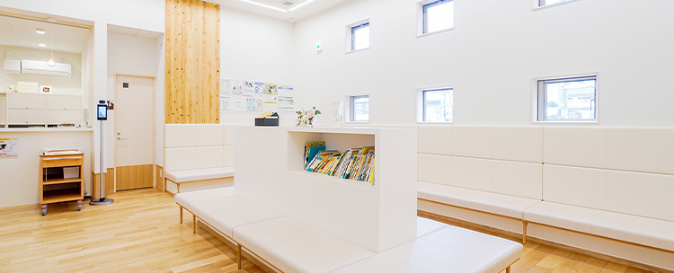 明るく清潔な院内設計